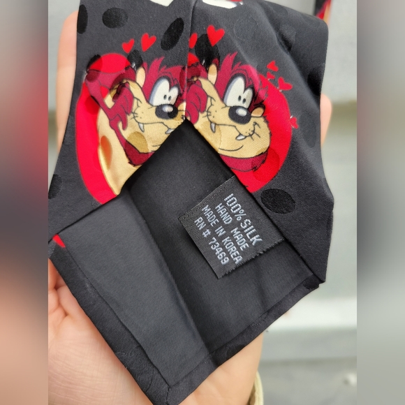 ❤️🩷❤️Vintage Looney Tunes 100% silk tie 1990s bugs bunny Taz Sylvester coyote - Picture 5 of 6